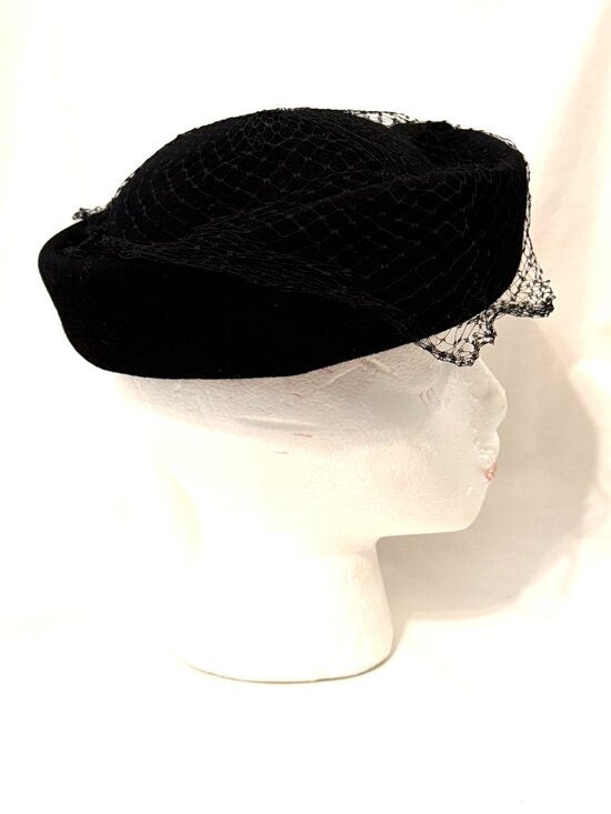 Vintage Ladies 1950s Black Hat Ritz Henry Pollak 100% Wool Beaded Veiling Retro